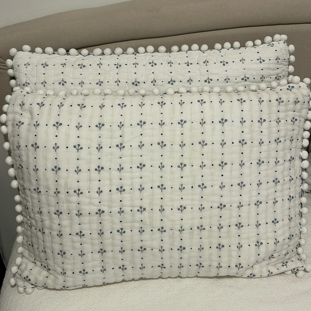Quilted Standard Shams Set of 2 - Picture 5 of 10